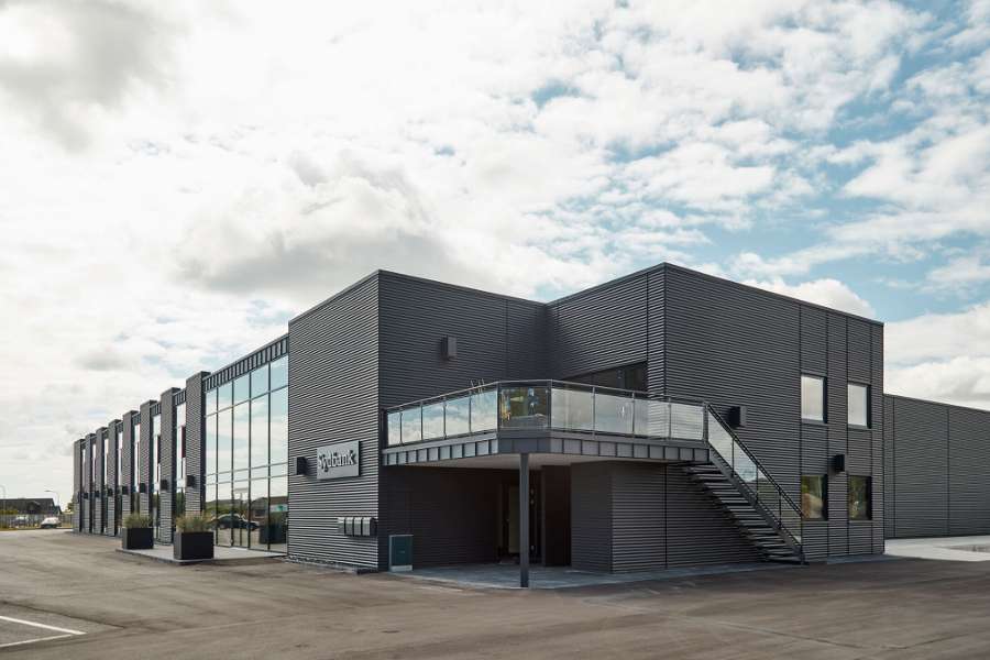 They are the bank – we are the steel manufacturer, Sydbank, Saltebakken 29, 9900 Frederikshavn